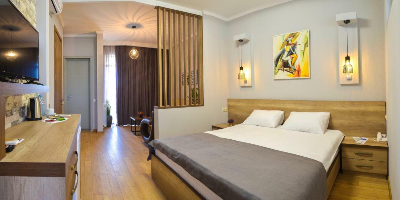 Hotel Livin Tbilisi Luaran gambar