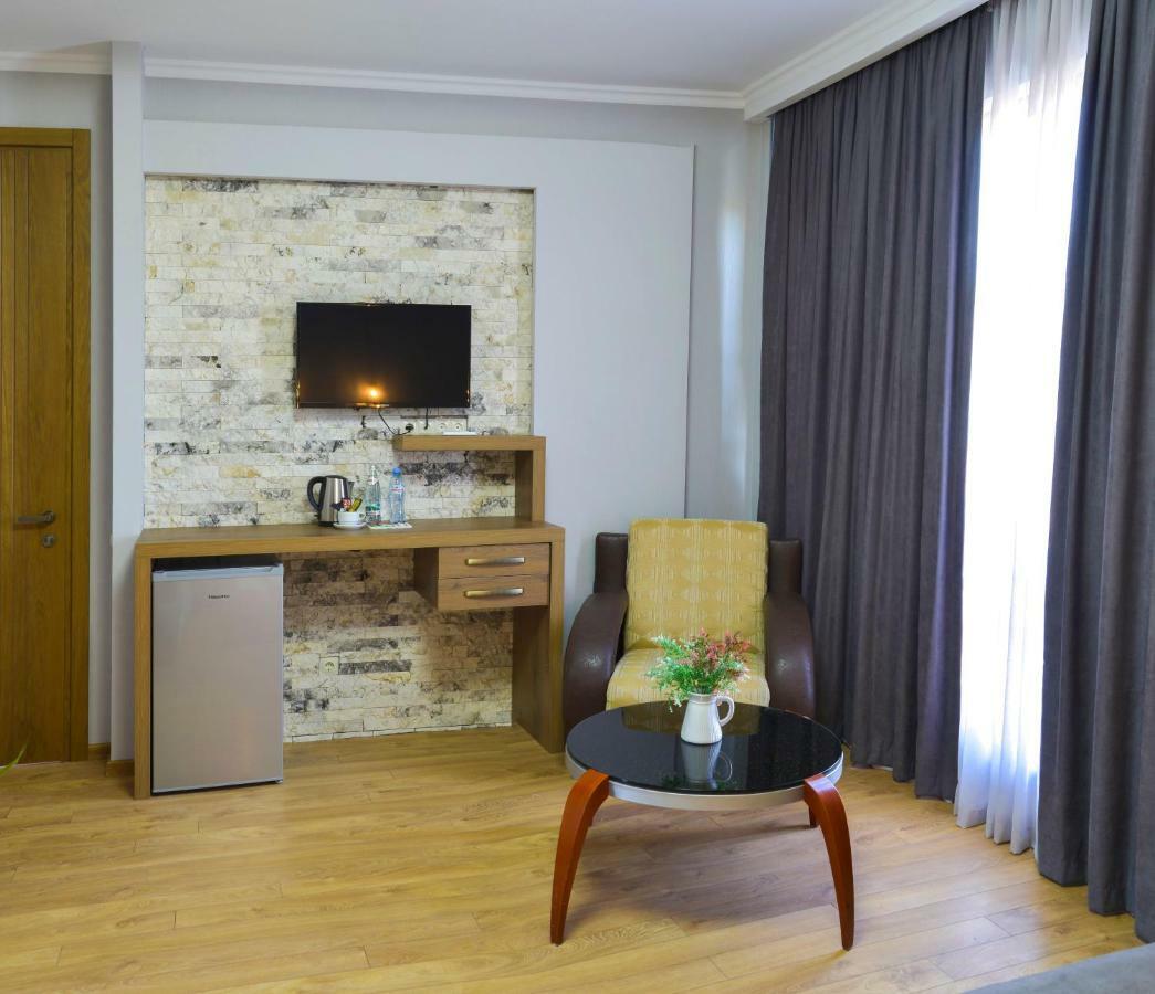 Hotel Livin Tbilisi Luaran gambar