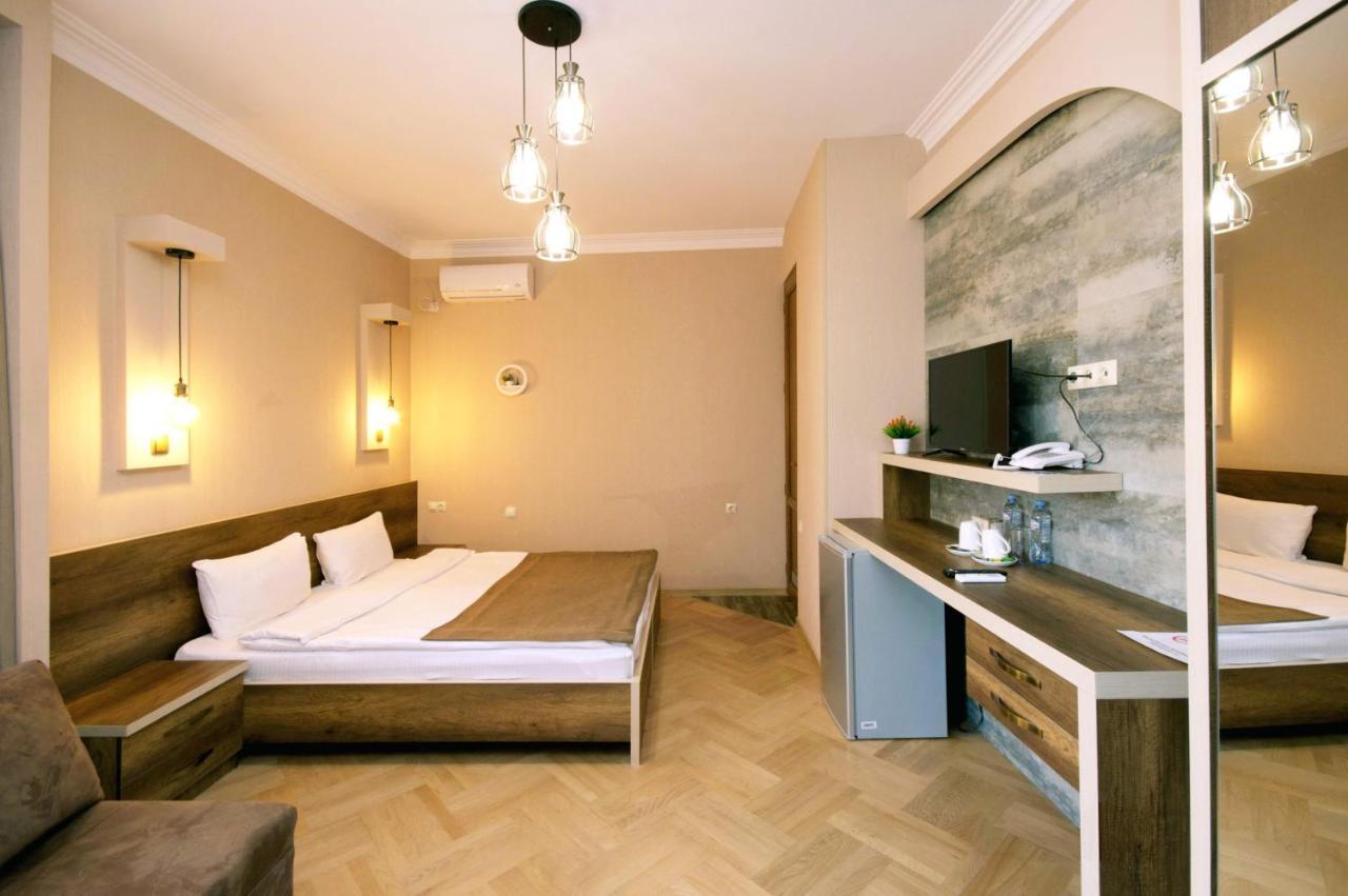 Hotel Livin Tbilisi Luaran gambar